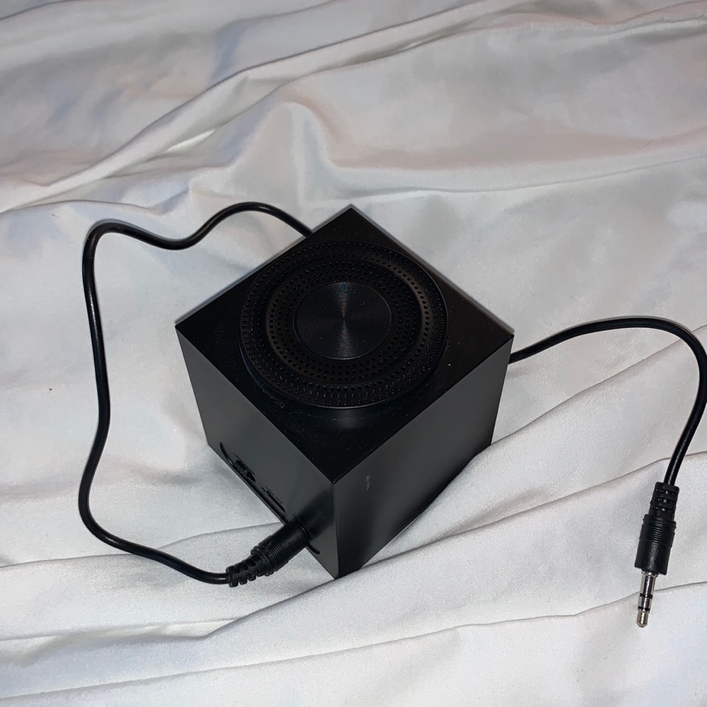 Mini Auxiliary Speaker